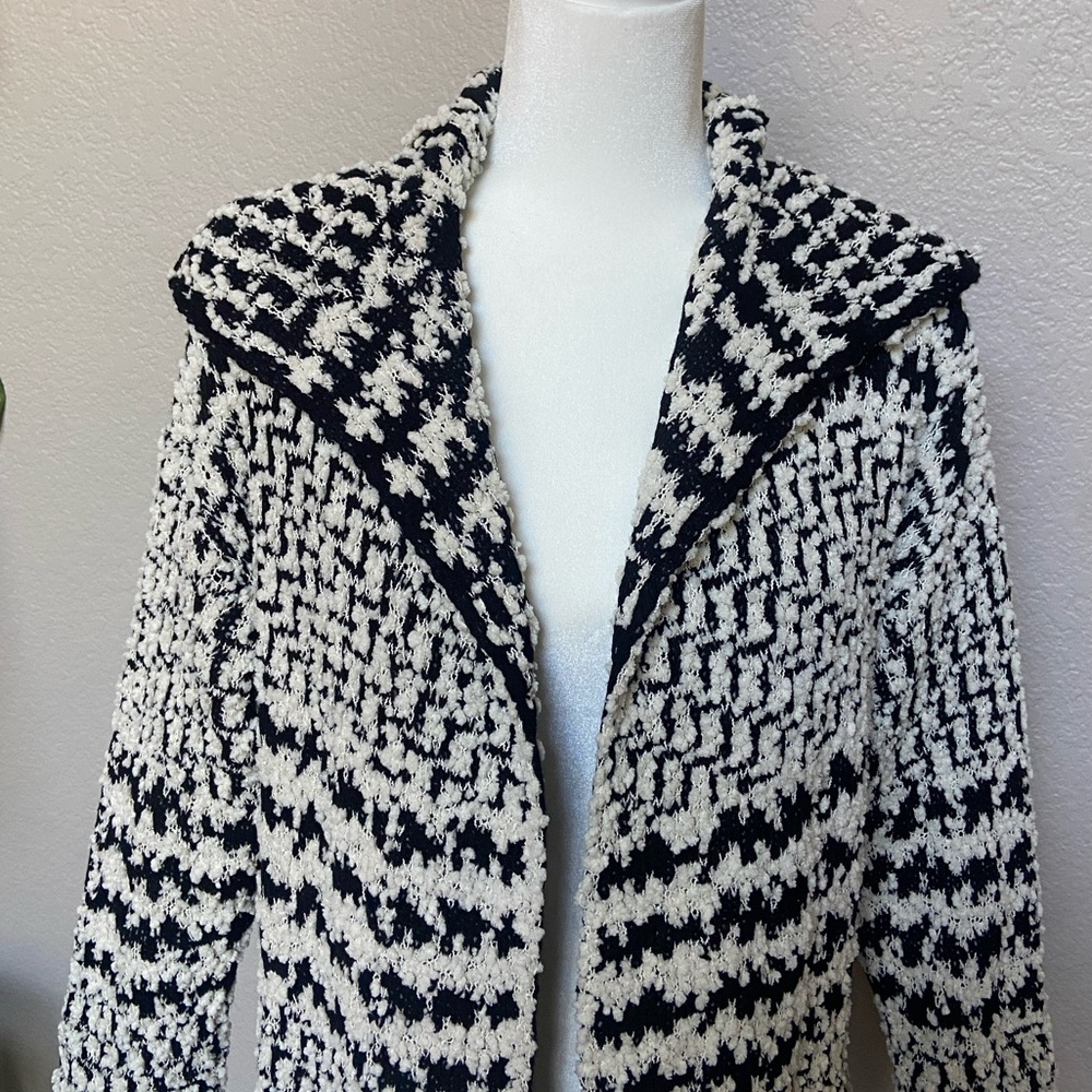 Sale! Chic Black and White Textured Cardigan, size S. NWT - Picture 2 of 13